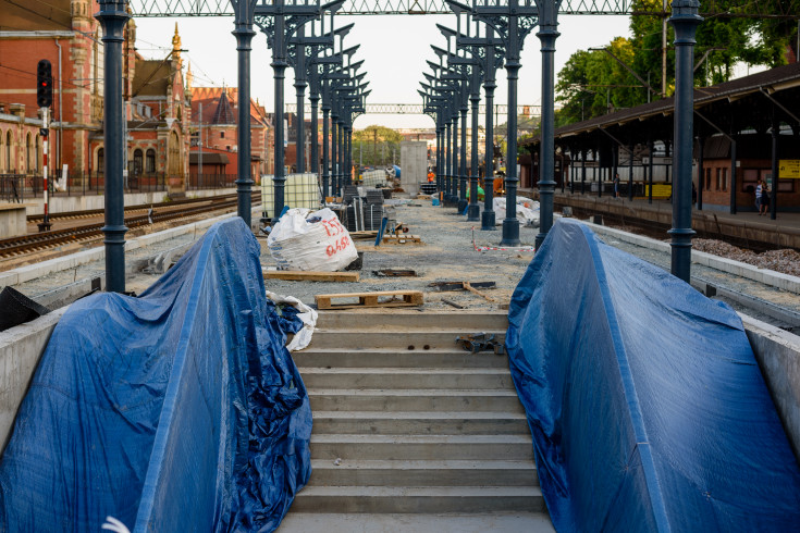 peron, przejście podziemne, stacja, tunel, wiata, Gdańsk Główny