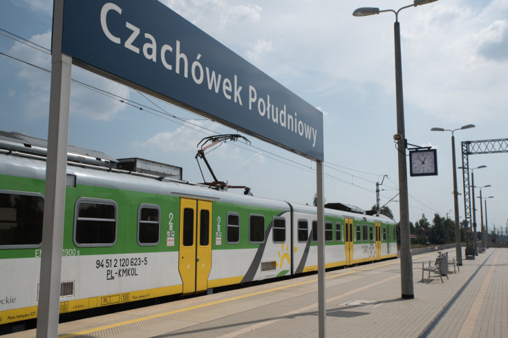 peron, stacja, POIiŚ 2014-2020, LK8, Czachówek Południowy, infrastruktura pasażerska, zmodernizowany peron