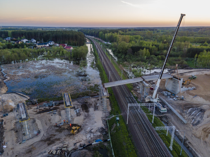 E75, Rail Baltica, CEF, budowa wiaduktu, zdjęcia nocne