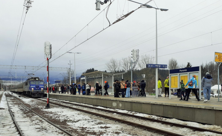 peron, stacja, pociąg, Poronin, kolejowa zakopianka