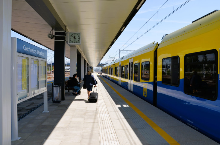 pasażer, stacja, nowa infrastruktura, Czechowice-Dziedzice, pociąg pasażerski, nowy peron