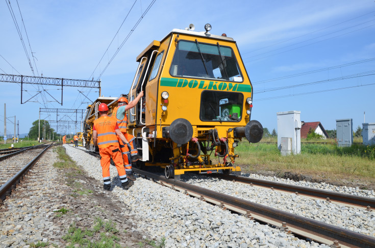 Wrocław, prace torowe, nowoczesna podbijarka, Międzylesie, LK276