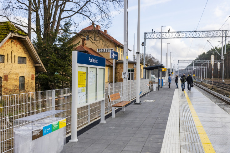 pasażer, peron, LK59, nowa infrastruktura pasażerska, Podlesiec