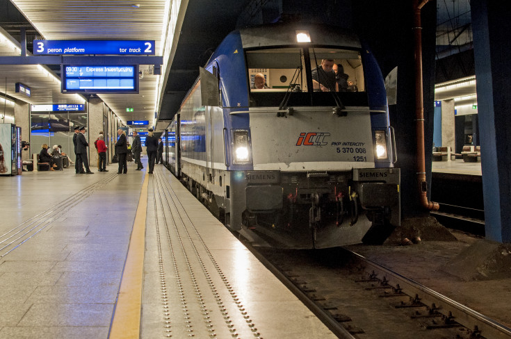 peron, tunel średnicowy, Łódź, tunel, pociąg, Łódź Fabryczna, tor