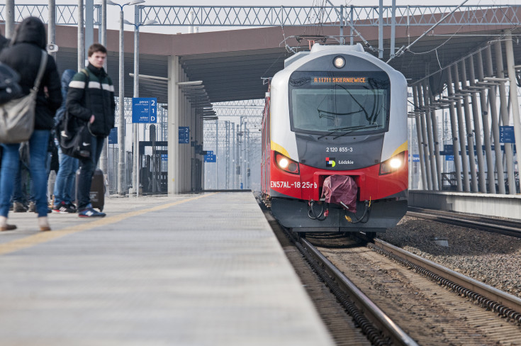 pasażer, peron, modernizacja, Łódź, pociąg, wiata, Łódź Widzew, Łódzka Kolej Aglomeracyjna, ŁKA