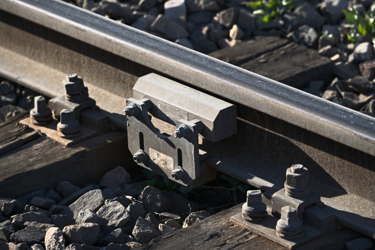 przejazd kolejowo-drogowy, czujniki, rogatka, czujnik