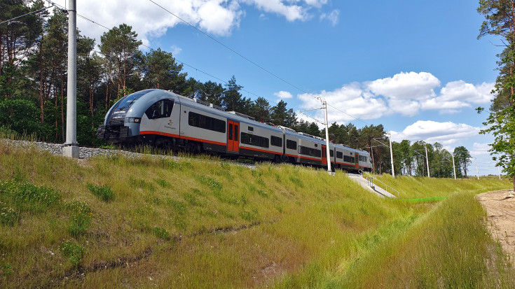 łącznica, CMK, Czarnca, Włoszczowa Północ, nowy tor, pociąg regionalny