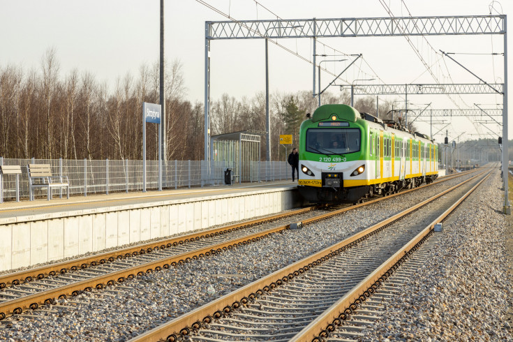 LK8, tor, Strzyżyna, nowa infrastruktura pasażerska, nowa infrastruktura, pociąg pasażerski