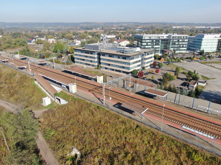 E30, przebudowa peronu, infrastruktura pasażerska, przystanek, Kraków Business Park