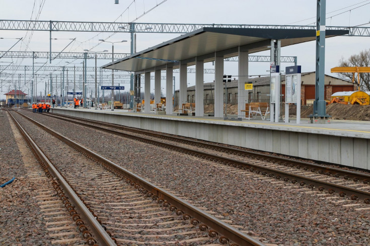 Dęblin, Radom, nowy rozjazd, nowe przejście podziemne, nowy tor