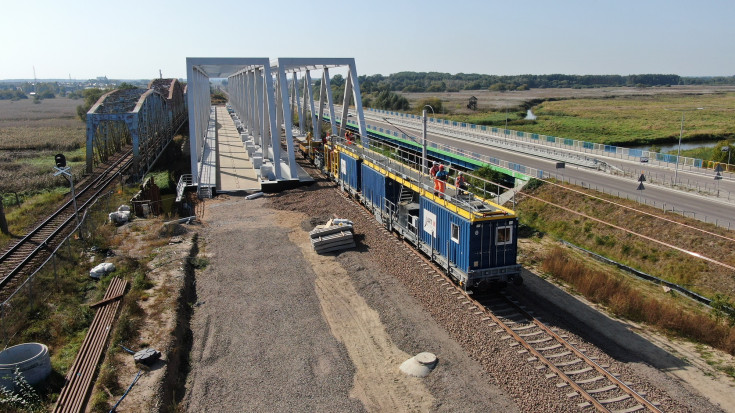 E75, Rail Baltica, nowa infrastruktura, most nad Narwią, Uchowo