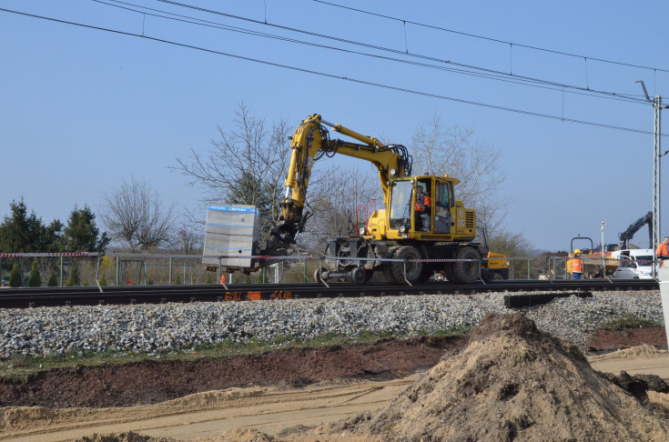 nowy przystanek, koparka, prace budowlane, nowa infrastruktura, Program Przystankowy, Oława Zachodnia