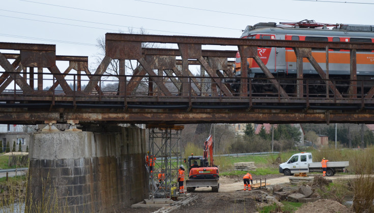 LK274, pociąg, prace, Marciszów, Sędzisław, most nad Bobrem