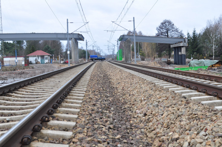 linia kolejowa, wiadukt, modernizacja, skrzyżowanie bezkolizyjne, LK1, Jaktorów, tor, inwestycja