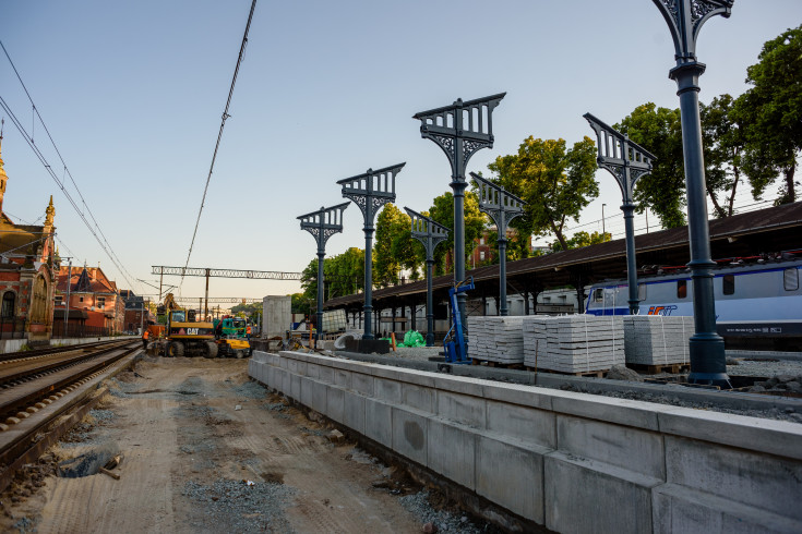 peron, przejście podziemne, stacja, tunel, wiata, Gdańsk Główny