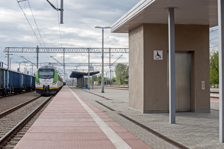 peron, modernizacja, stacja, Pendolino, pociąg, E65, Ciechanów, tor, infrastruktura kolejowa