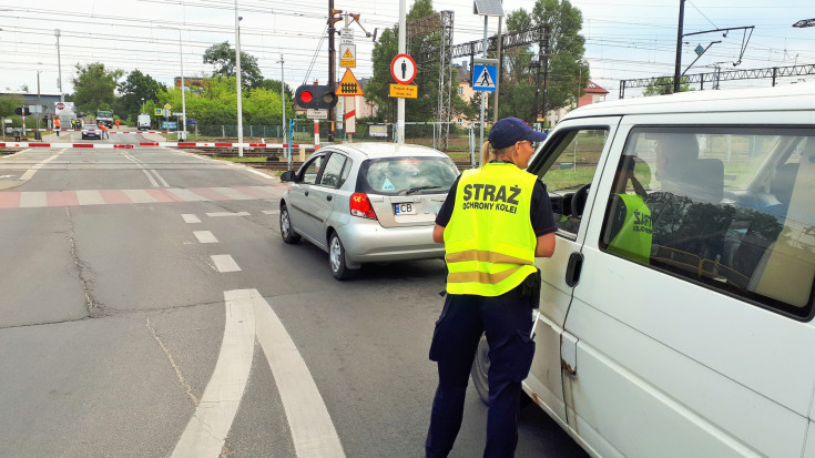 SOK, bezpieczny przejazd, bezpieczny piątek, akcja ulotkowa, żółta naklejka, Bydgoszcz