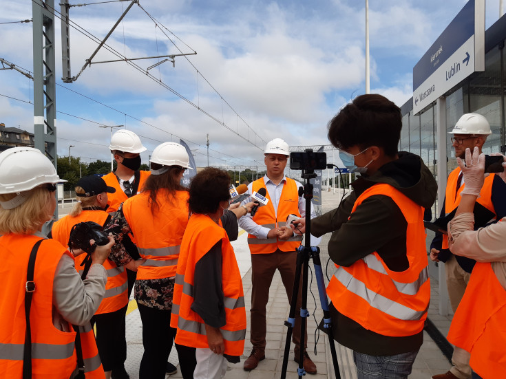 LK7, Otwock, nowy wiadukt, briefing prasowy, nowa infrastruktura pasażerska, nowy tor