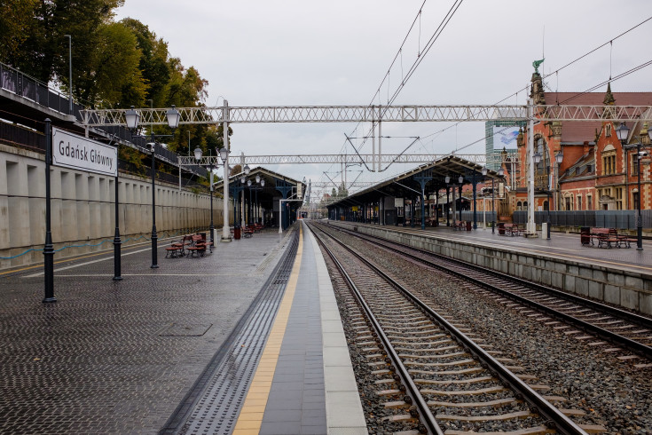 przejście podziemne, Gdańsk Główny, nowe schody ruchome