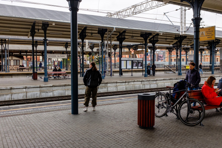 przejście podziemne, Gdańsk Główny, nowe schody ruchome