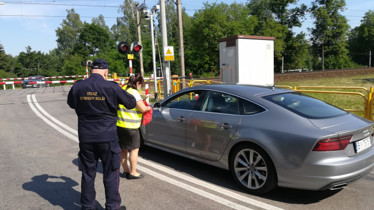 bezpieczny przejazd, bezpieczny piątek, przejazd kolejowo-drogowy, ambasadorki bezpieczeństwa, gry edukacyjne, Bezpieczny przejazd VR, Białystok Niewodnica, www.bezpieczny-przejazd.pl