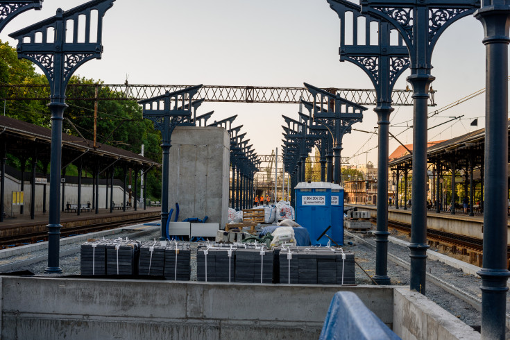 peron, przejście podziemne, stacja, tunel, wiata, Gdańsk Główny