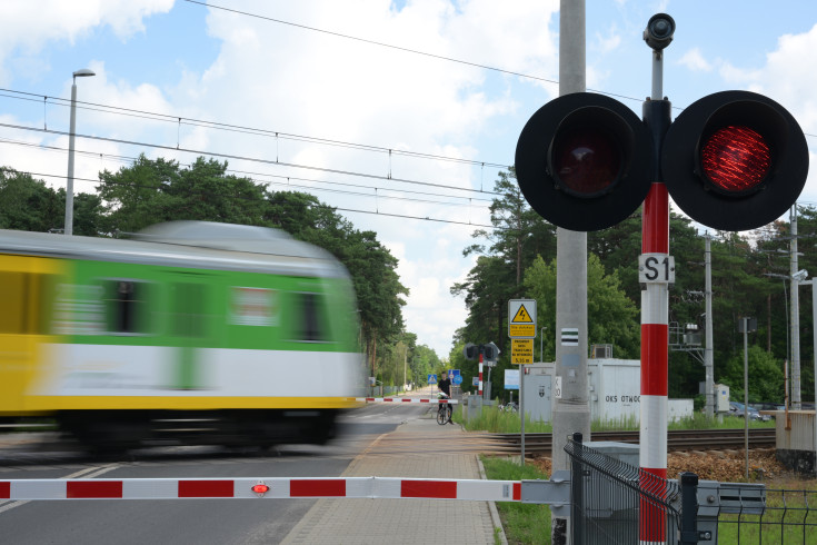 bezpieczeństwo, przejazd kolejowo-drogowy, sygnalizacja, rogatka, Śródborów