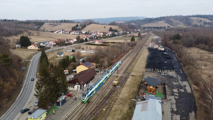 pociąg, LK108, widok na stację, Uherce