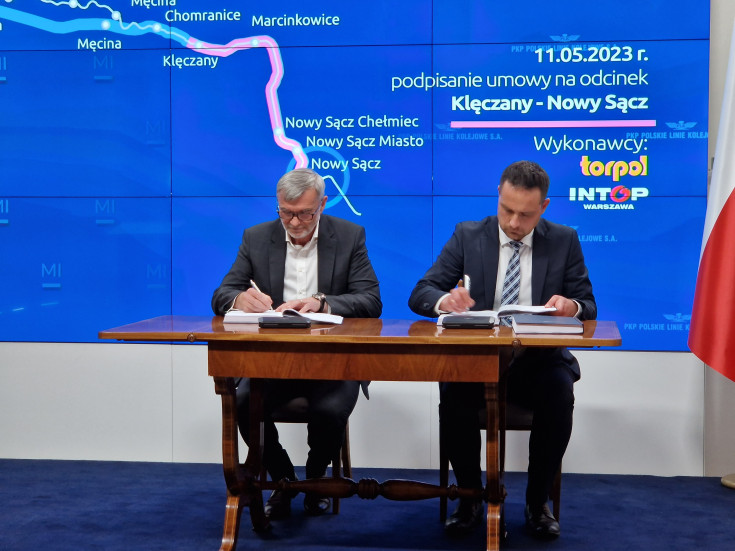 LK104, Chabówka, Nowy Sącz, Podłęże, Piekiełko, briefing prasowy, podpisanie umowy