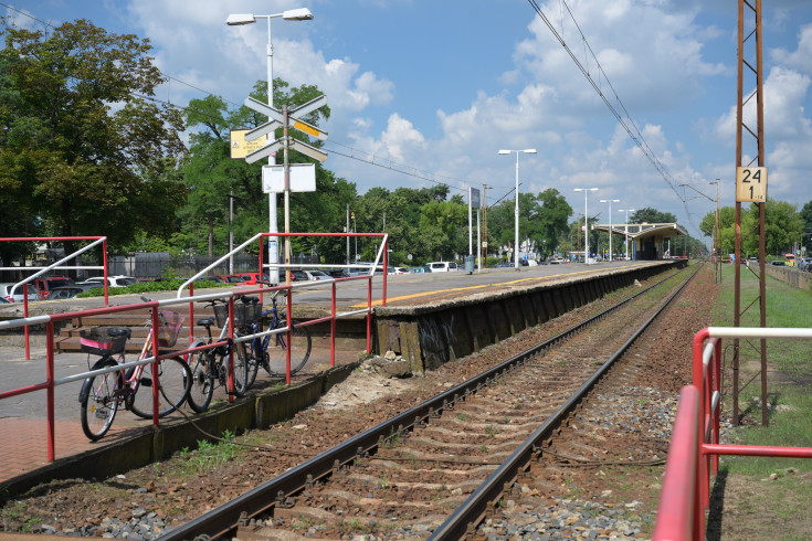 bezpieczeństwo, krzyż św. Andrzeja, Józefów, przejście pieszo-rowerowe