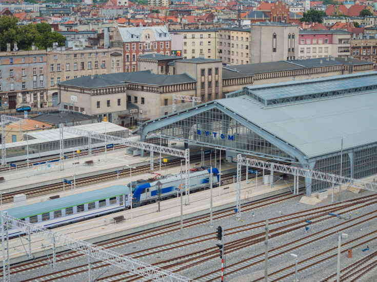 peron, stacja, Bytom, widok z lotu ptaka, hala peronowa