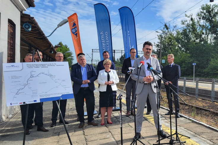 Padew, Stalowa Wola, Tarnobrzeg, briefing prasowy, podpisanie umowy, Malepszak Piotr