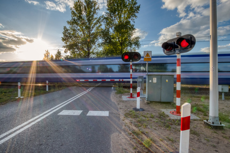 szlaban, przejazd kolejowo-drogowy, sygnalizacja, projekt przejazdowy, modernizacja przejazdu, rogatka