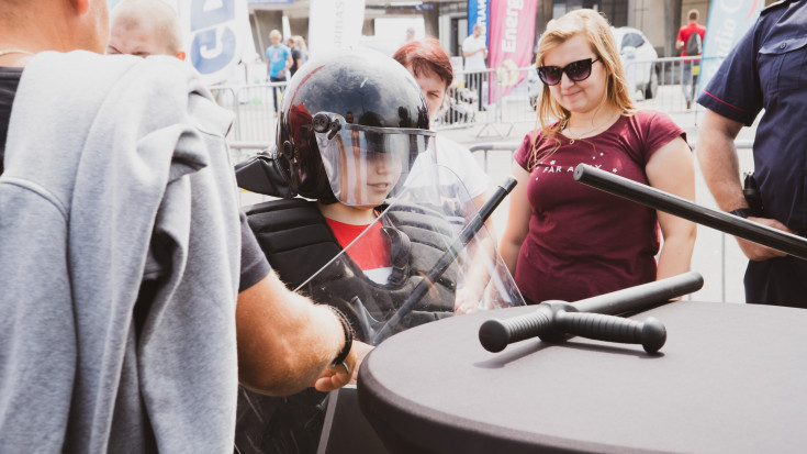 SOK, Straż Ochrony Kolei, bezpieczny przejazd, kampania społeczna, szlaban na ryzyko, Gdynia, edukacja, edukacja dzieci, wydarzenie plenerowe, stoisko, stoisko kampanii, Moto Safety Day, edukacja dorosłych