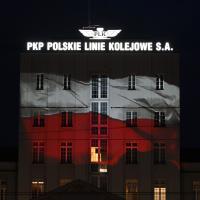 centrala, budynek, iluminacja, flaga biało-czerwona, dekoracja