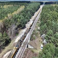 skrócenie czasu podróży, maszyna AHM, prace na linii, Włoszczowice, LK73, Nida, podniesienie prędkości