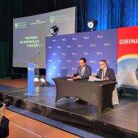 podpisanie umowy, Gdów, www.podleze-piekielko.pl