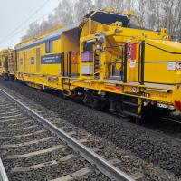 LK131, przewóz towarów, maszyna, prace na linii, Zduńska Wola Poddębice, nowa szyna, nowy podkład