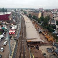 2020-10-23 Kraków. Na kolejowych estakadach sprawne podróże koleją – pod torami rekreacja