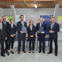 2025-05-16 Nowoczesna kolej ze Skarżyska-Kamiennej w kierunku Kielc