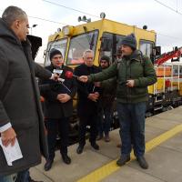 Warszawa Wschodnia, sprzęt specjalistyczny, briefing prasowy, wózek motorowy, usuwanie usterek, odśnieżanie torów