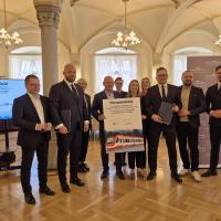 2026-04-02 Pojadą nad Bardzką i zatrzymają się na Maślicach – PLK SA i Miasto Wrocław z porozumieniami na dwie inwestycje