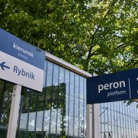 Nędza, informacja pasażerska, wiata, śląskie, tablica, KPO, CSDIP, nowa tablica