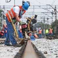 różne ujęcia torów kolejowych