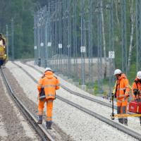 2020-05-18 Maszyny przygotowują tor dla dobrych podróży z Otwocka do Pilawy