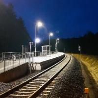 2024-03-13 Bezpieczniej i jaśniej na peronach: ponad 62 tysiące lamp LED na kolei