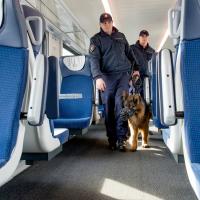 2020-01-13 Kolej na ferie. Funkcjonariusze SOK zadbają o bezpieczne podróże