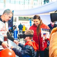 bezpieczny przejazd, kampania społeczna, Warszawa Centralna, edukacja, edukacja dzieci, stoisko kampanii, edukacja dorosłych, akcja edukacyjna, ambasador bezpieczeństwa, ambasadorzy bezpieczeństwa