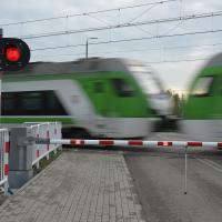 bezpieczny przejazd, przejazd kolejowo-drogowy, rogatka