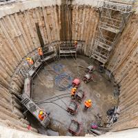 TBM, budowa tunelu, drążenie tunelu kolejowego, Łódź Koziny, Łódź Śródmieście, szacht, komora